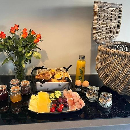 Bed & Breakfast+ De Kooimolen Dreumel Екстериор снимка