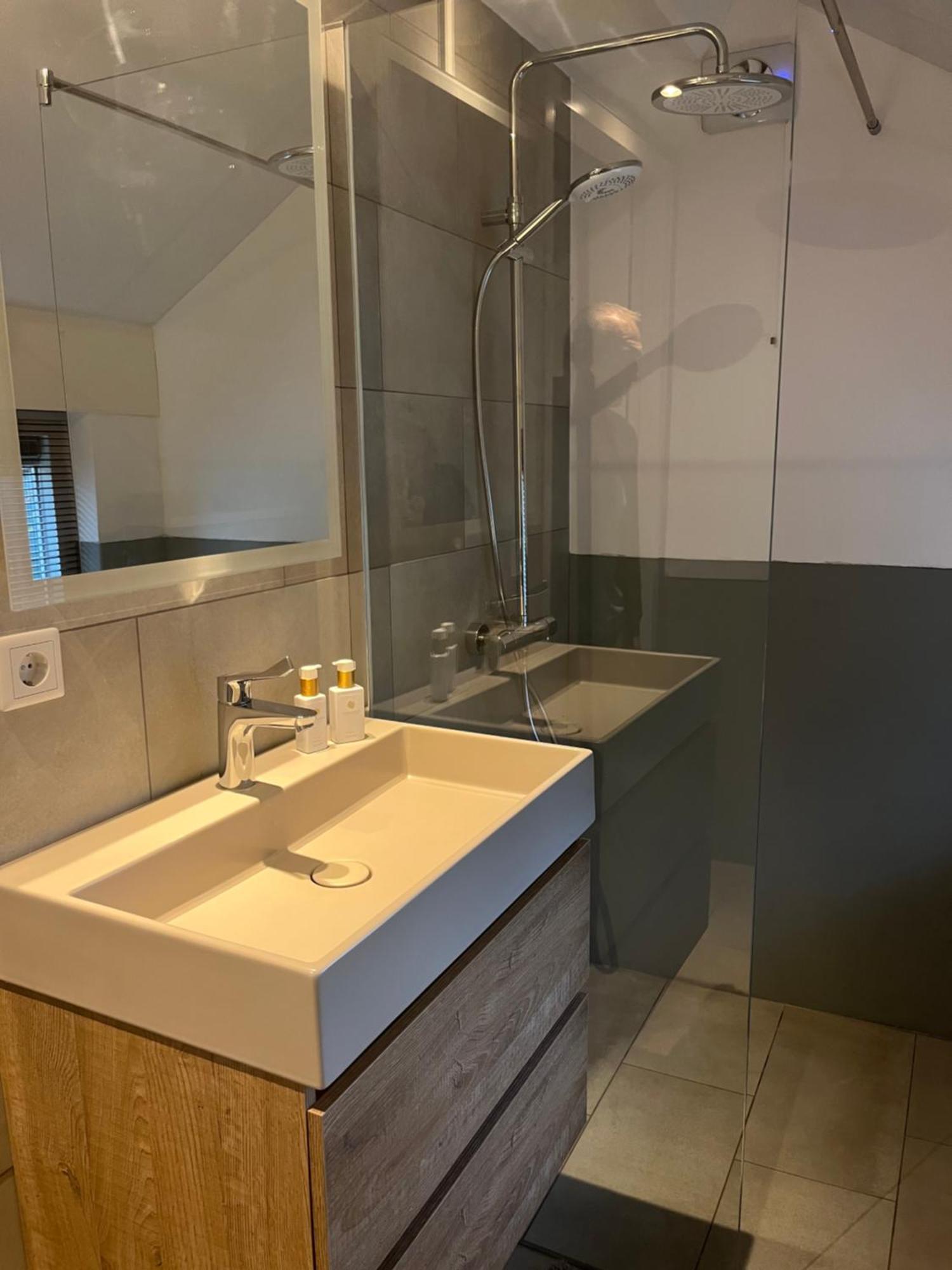 Bed & Breakfast+ De Kooimolen Dreumel Екстериор снимка